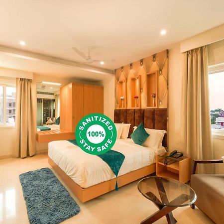 Kvr Capitol Suites Vidzsajavádá Kültér fotó