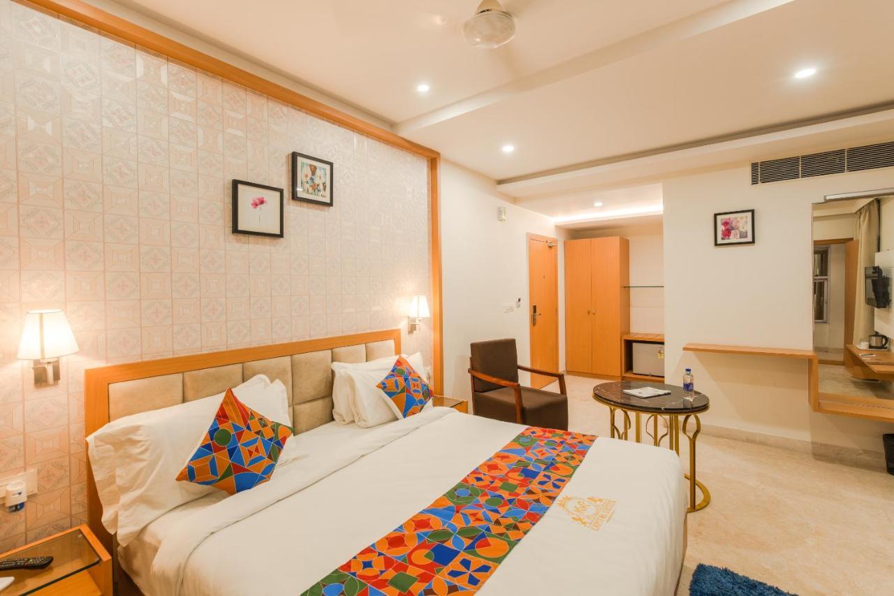 Kvr Capitol Suites Vidzsajavádá Kültér fotó