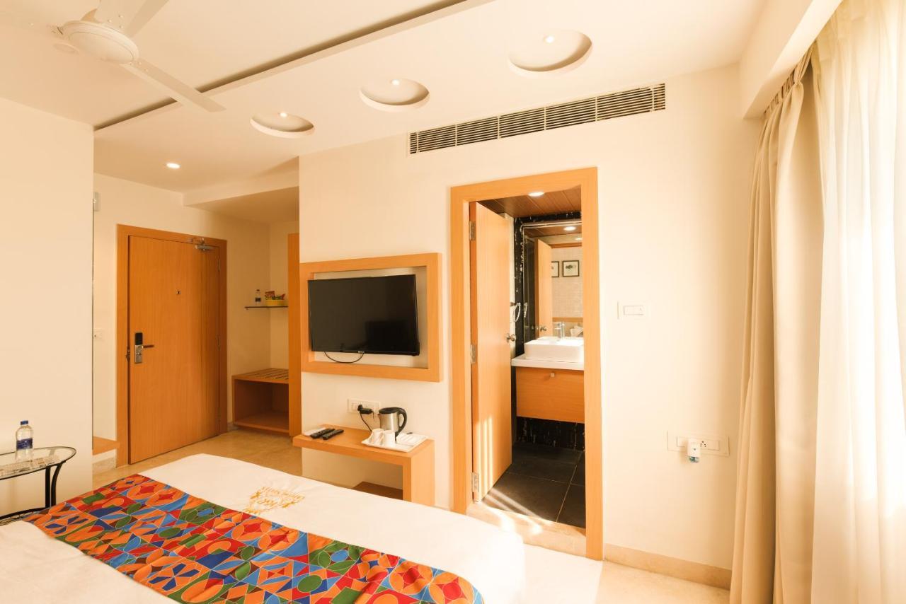 Kvr Capitol Suites Vidzsajavádá Kültér fotó