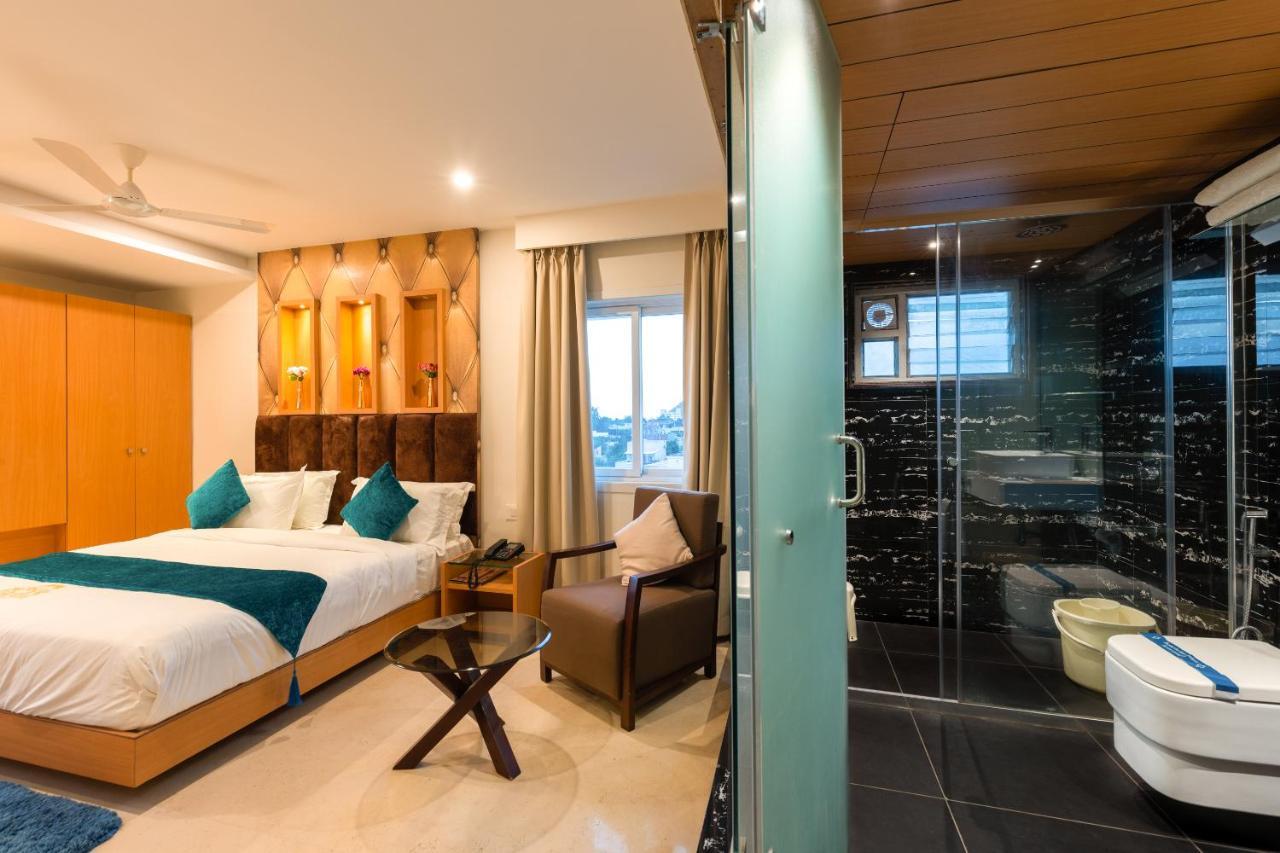 Kvr Capitol Suites Vidzsajavádá Kültér fotó