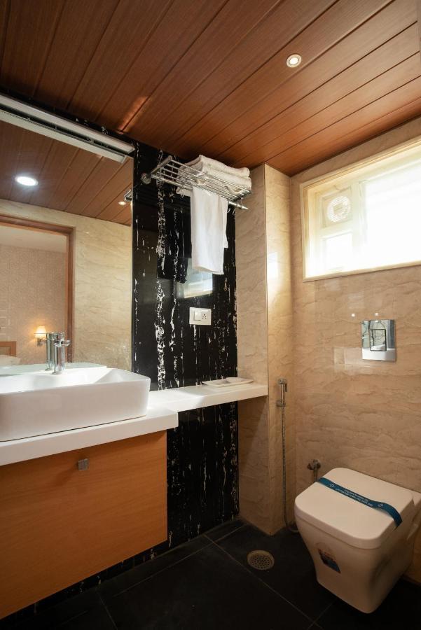 Kvr Capitol Suites Vidzsajavádá Kültér fotó